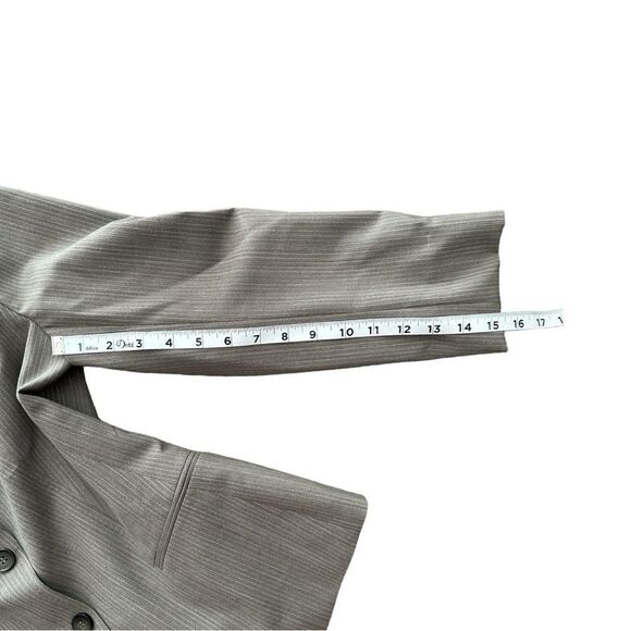 The Limited Gray Professional Pant Suit, Size 10 Blazer, size 4 pants - Picture 5 of 15